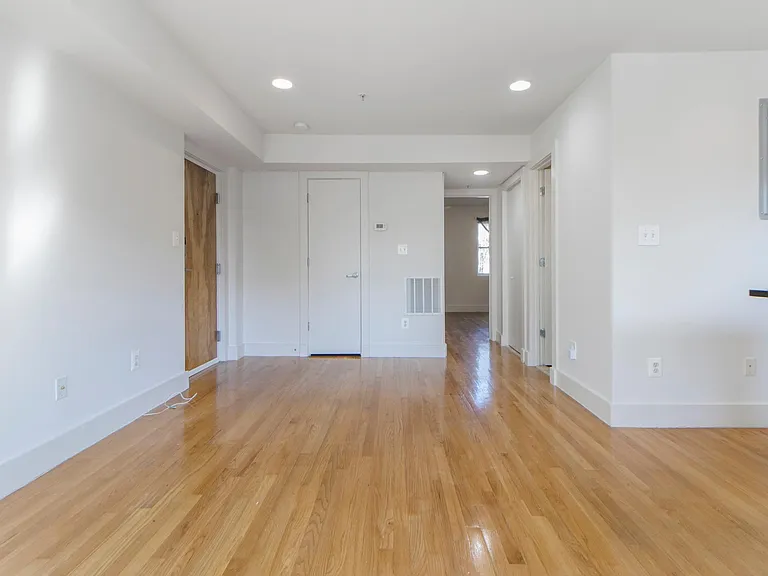 1310 K St SE #204 — Photo 11