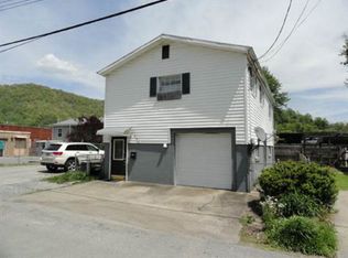 236 Red Brick, Williamson, WV 25661