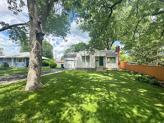 3rd image of 704 Woodlawn Ave