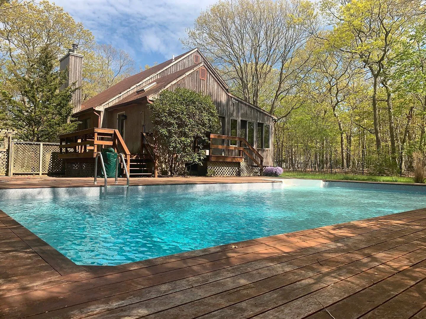 3 Bedroom Home with Pool In Lion Head Community — Photo 1