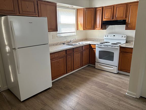 2nd image of 4027 Carstare Ct