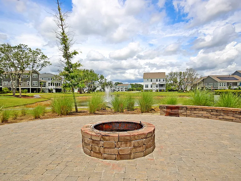 2207 Dewees Creek Dr — Photo 57