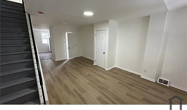 3 bed, 1100 sqft, $1,700 — Photo 3