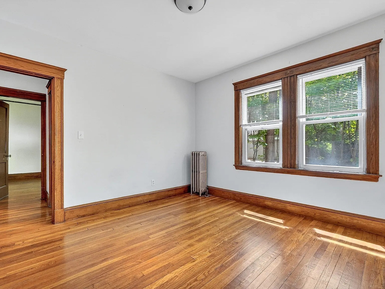 2 bed, 1.0 bath, 1200 sqft, $2,600 — Photo 2