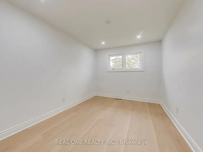 655 Paragon Pl E — Photo 33