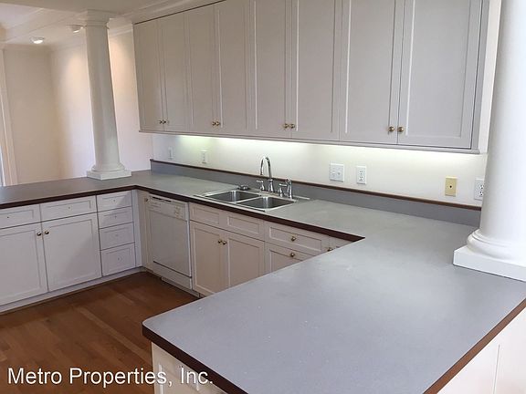 3rd image of 3435 W Cary St #B