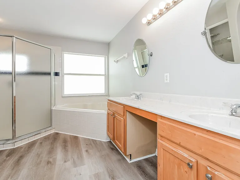 16329 Coopers Hawk Ave — Photo 12