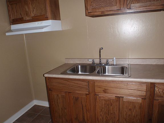 4th image of 202 Hortense St #A