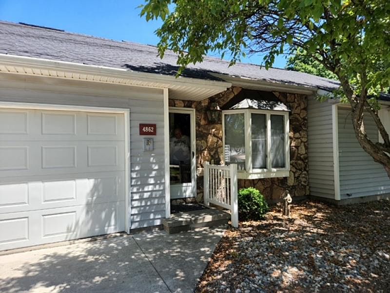 1st image of 4862 Woodview Ln