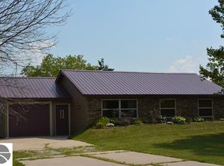 5069 Silverberry Dr, Mount Pleasant, MI 48858