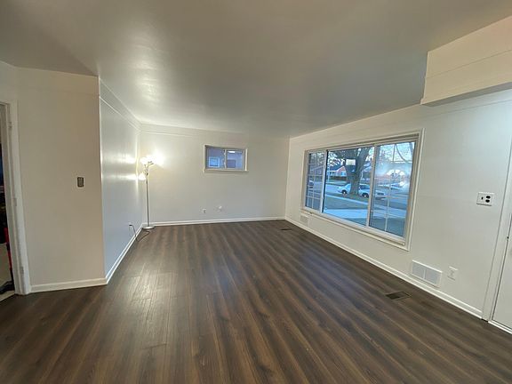 2nd image of 31661 Hees St