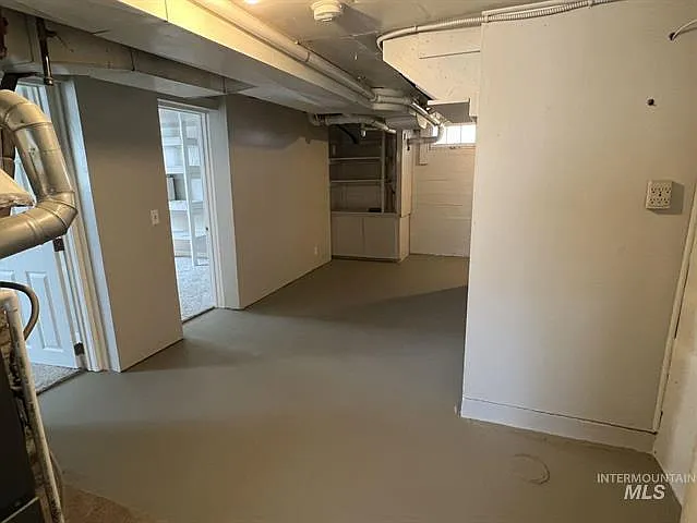 216 10th Ave E — Photo 20