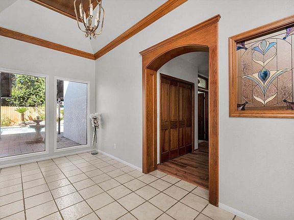 4th image of 599 E Serena Avenue