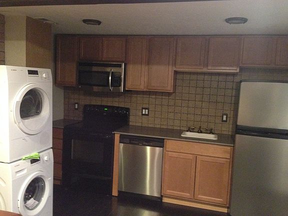4th image of 1560 E Woodland Ave