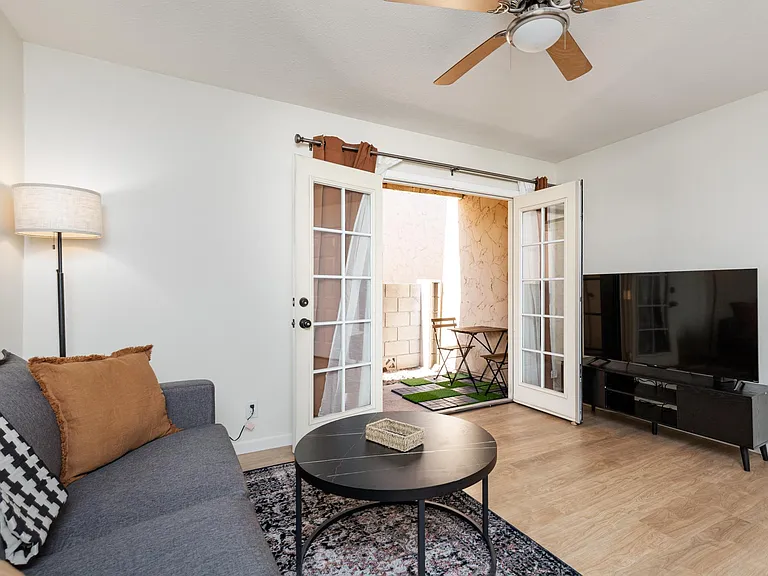 8055 E Thomas Rd — Photo 5