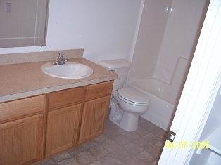 4th image of 901 Everett Pl APT 3