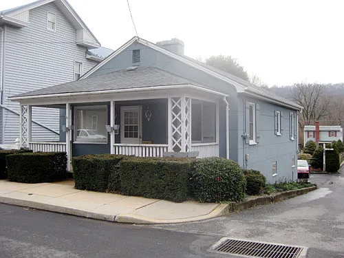 225 E Market St photo 1
