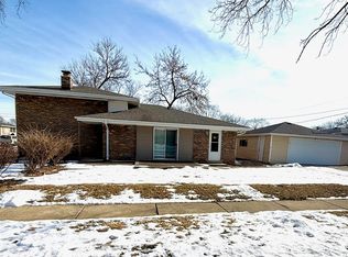 4351 Scott St, Oak Forest, IL 60452