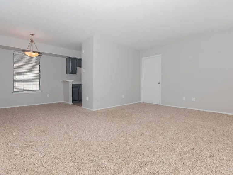 Waterford Grove Apartments — Photo 40