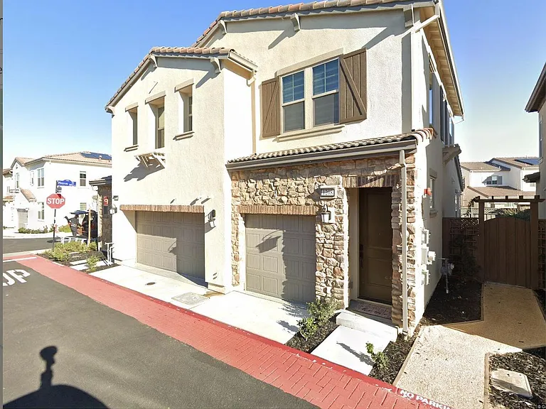 1208 S Ross Ct — Photo 2