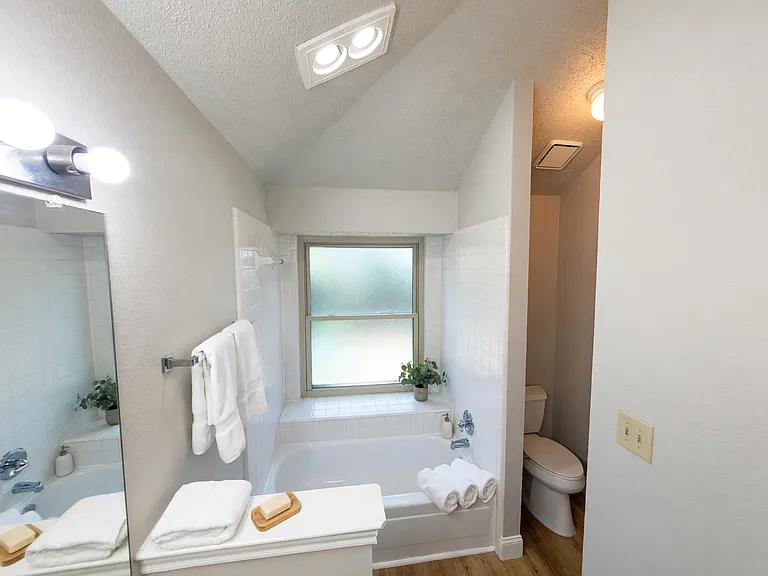 720 Crescent Dr — Photo 11