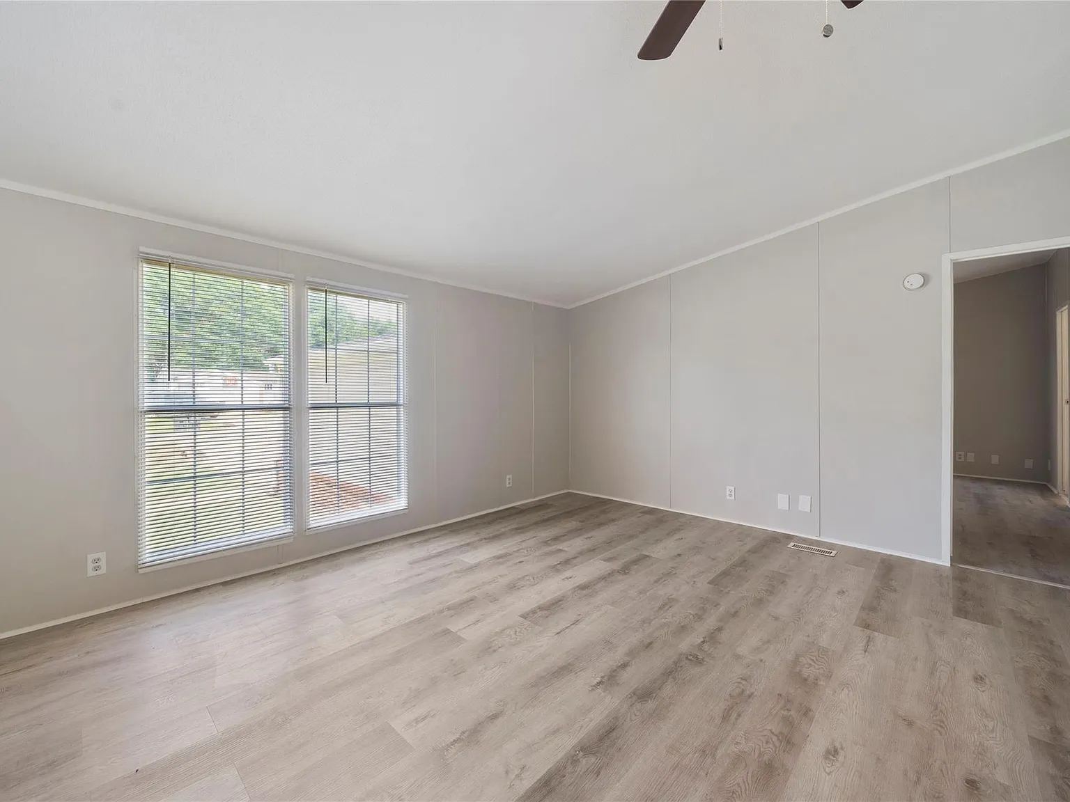 3 bed, 2.0 bath, 1344 sqft, $1,625 — Photo 4