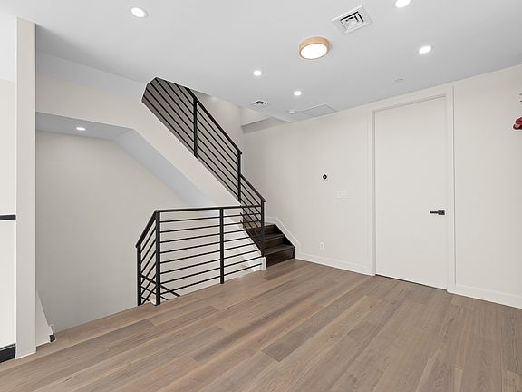 4th image of 312 Fenimore St Floor 2