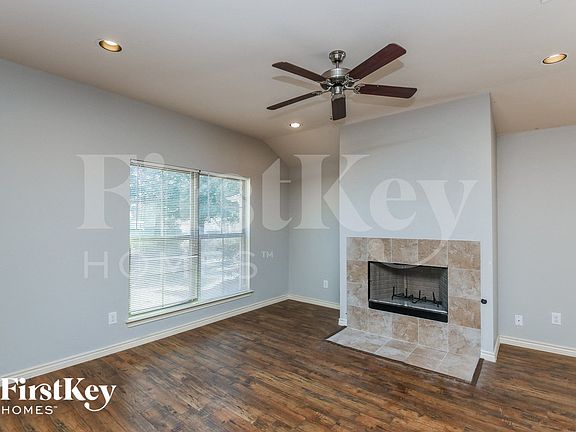 3rd image of 519 Branchwood Dr
