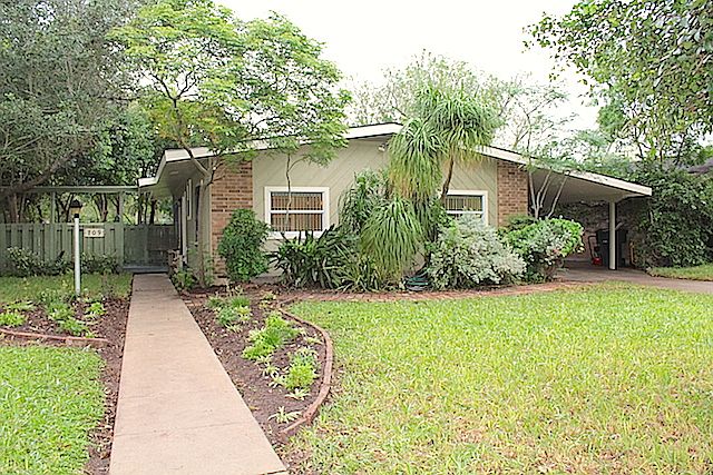 1st image of 709 E Sul Ross Ave
