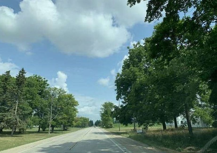 Exterior Neighborhood (street photo)