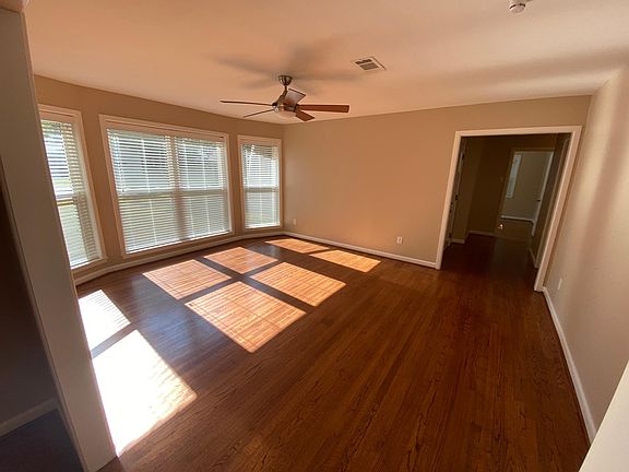 3rd image of 1439 Shadow Bend Dr