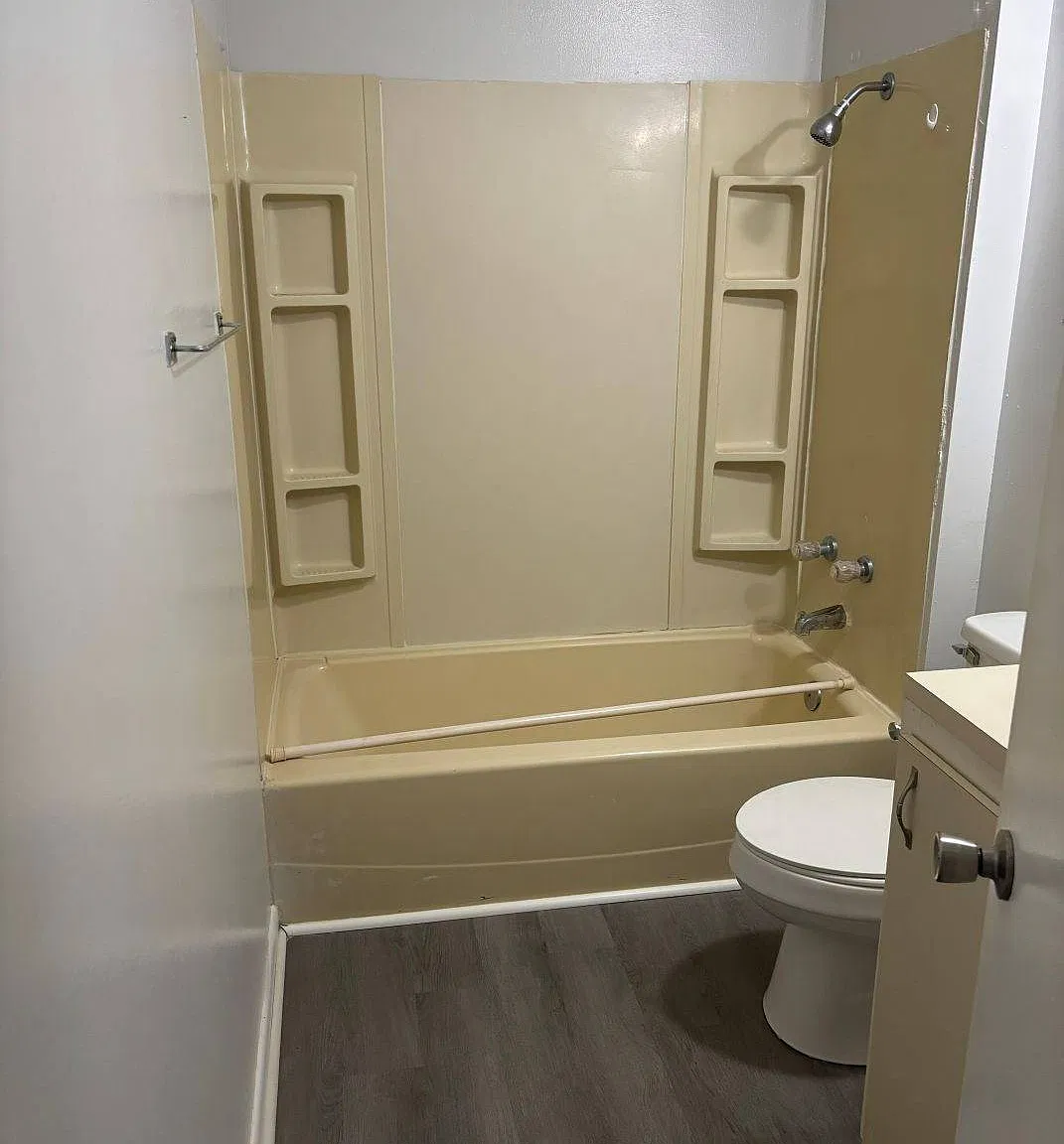 1 bed, 1.0 bath, $800 — Photo 4