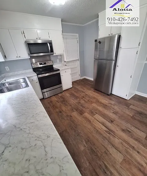 5615 Dodge Dr — Photo 2