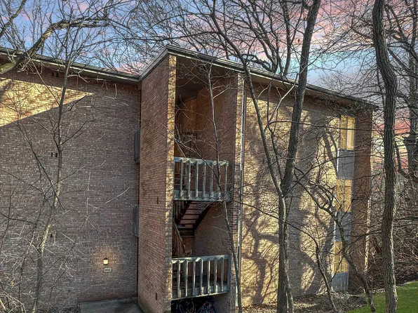 6012 Forest View Rd APT 1D, Lisle, IL 60532