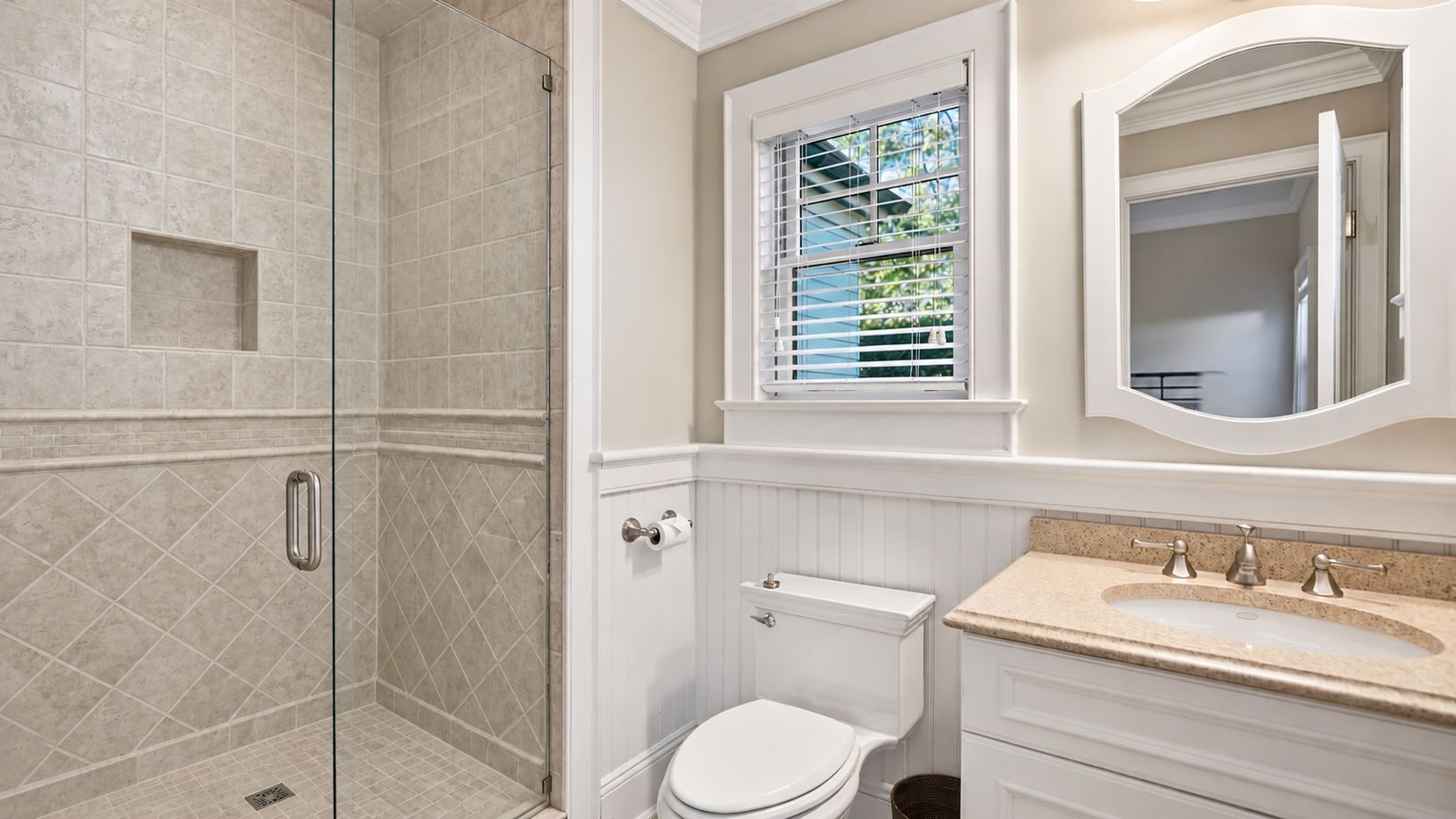  Guest Bath 3
