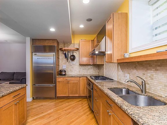 4th image of 5482 S Woodlawn Ave