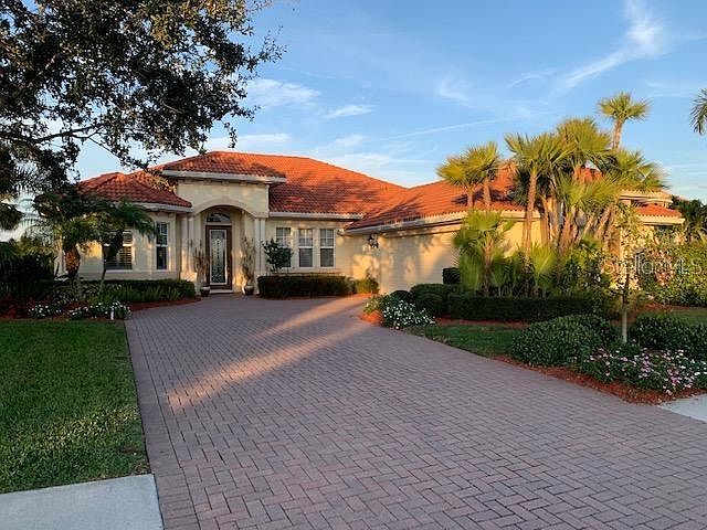 1st image of 210 Montelluna Dr