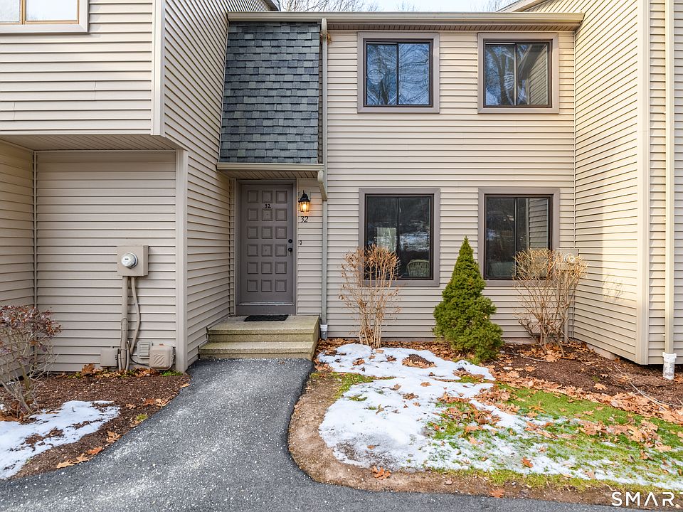 1st image of 32 Conestoga Way #32