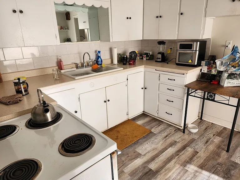 107 N 200 E — Photo 3