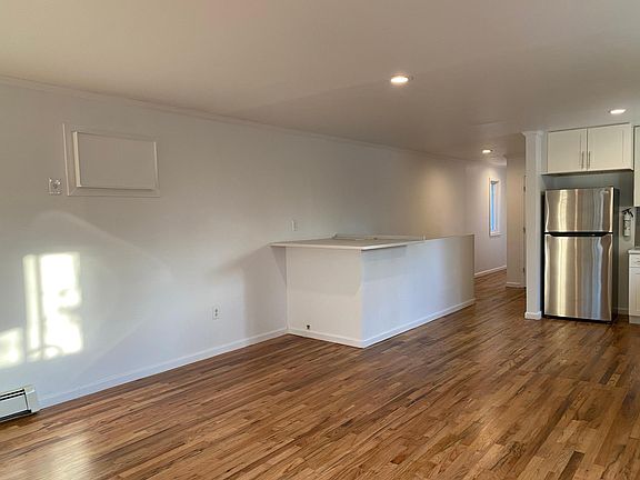 4th image of 11120 156th St #2