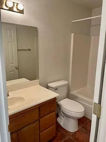 1106 Cloud St — Photo 8