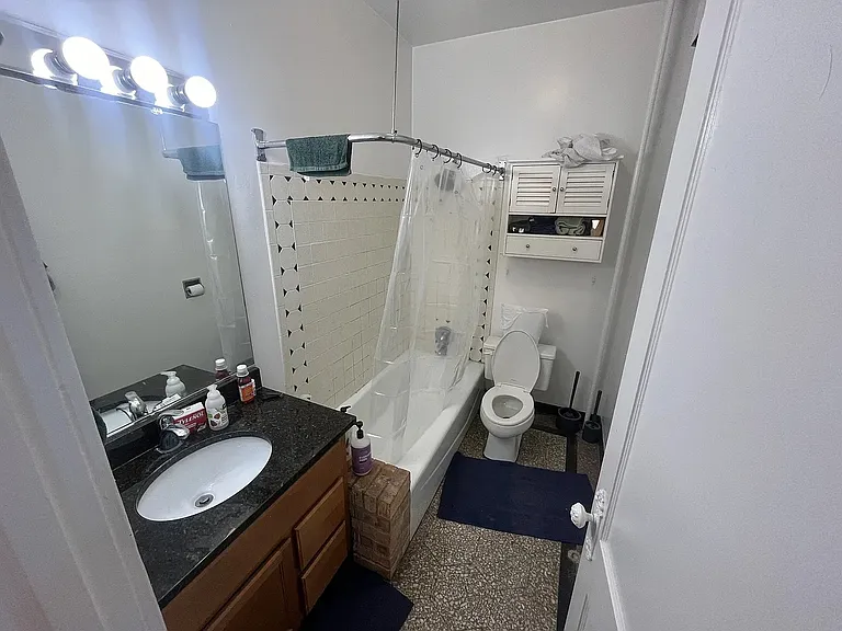 3604 N Greenview Ave #1 — Photo 8