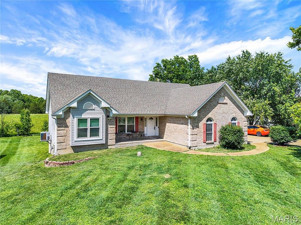 1st image of 215 Candlewick Dr