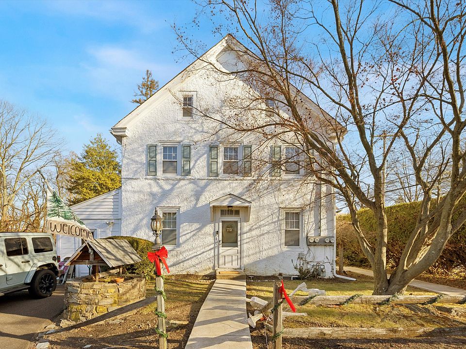 1st image of 922 2nd Street Pike #2