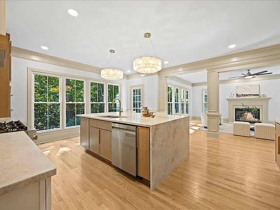 4th image of 208 E Jules Verne Way