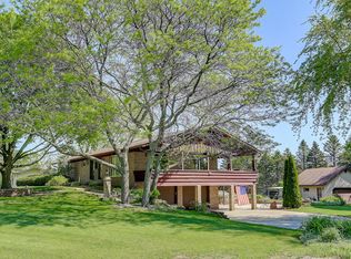 1040 Hickory Hill Pkwy, Hubertus, WI 53033