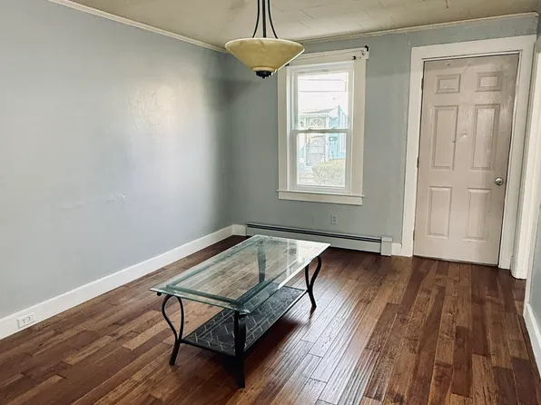 11-13 Pulaski St, Griswold, CT 06351