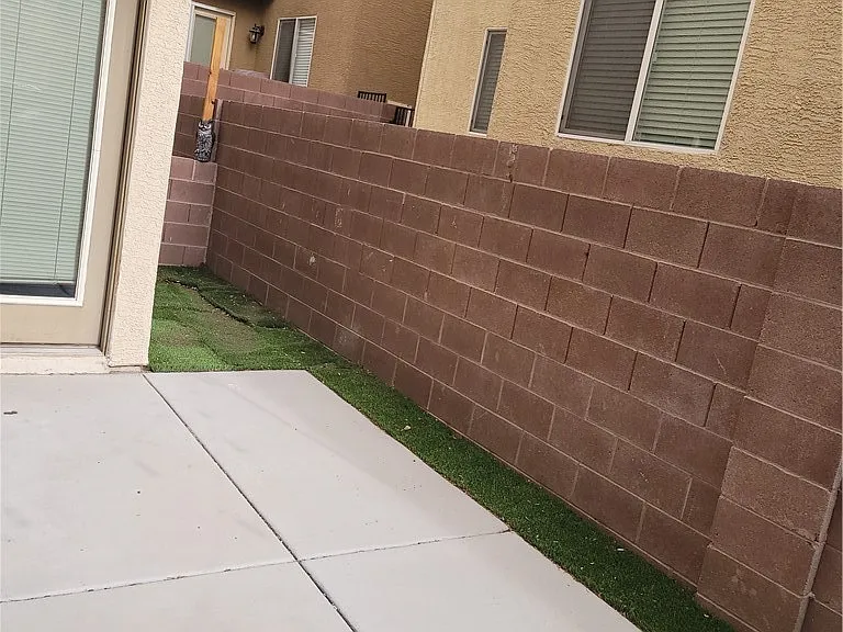9275 Hollander Ave — Photo 30