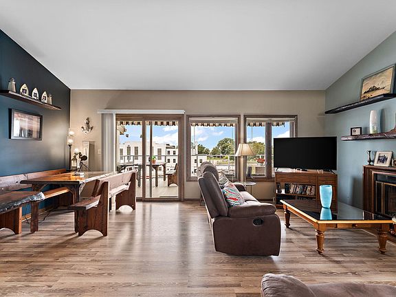 4th image of 2 Marine Dr APT 8
