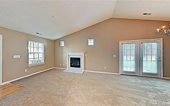 3rd image of 3084 Teton Dr
